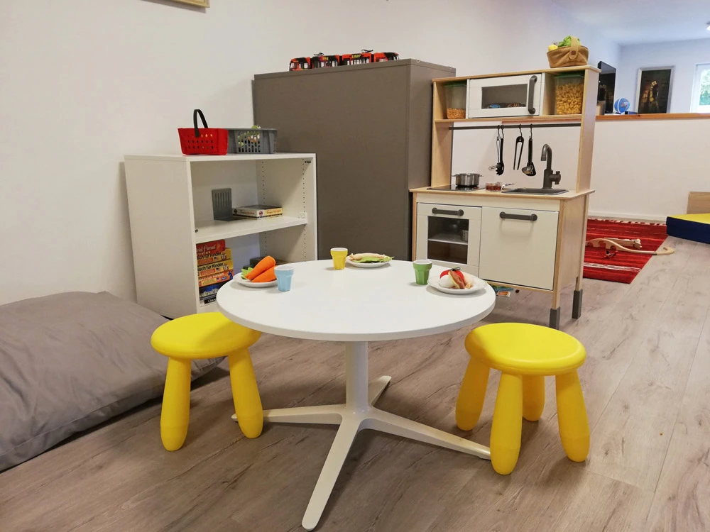 Kochecke für kleine Kinder mit Spielküche
